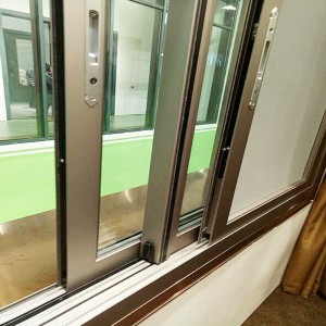 Brauch zwei oder drei Spur Bronze Farbe Schiebefenster und Türen Rahmen